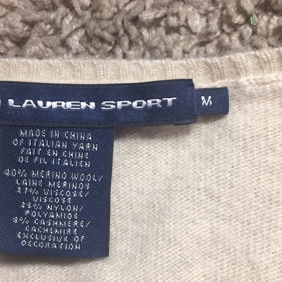 A polo v-neck sweater - Picture 3 of 4